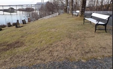 Gjemnes kyrkjegard - minnelund og nye kistegraver